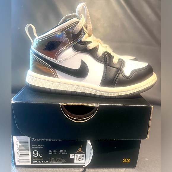 Jordan 1 Mid SE (TD) - Picture 1 of 3